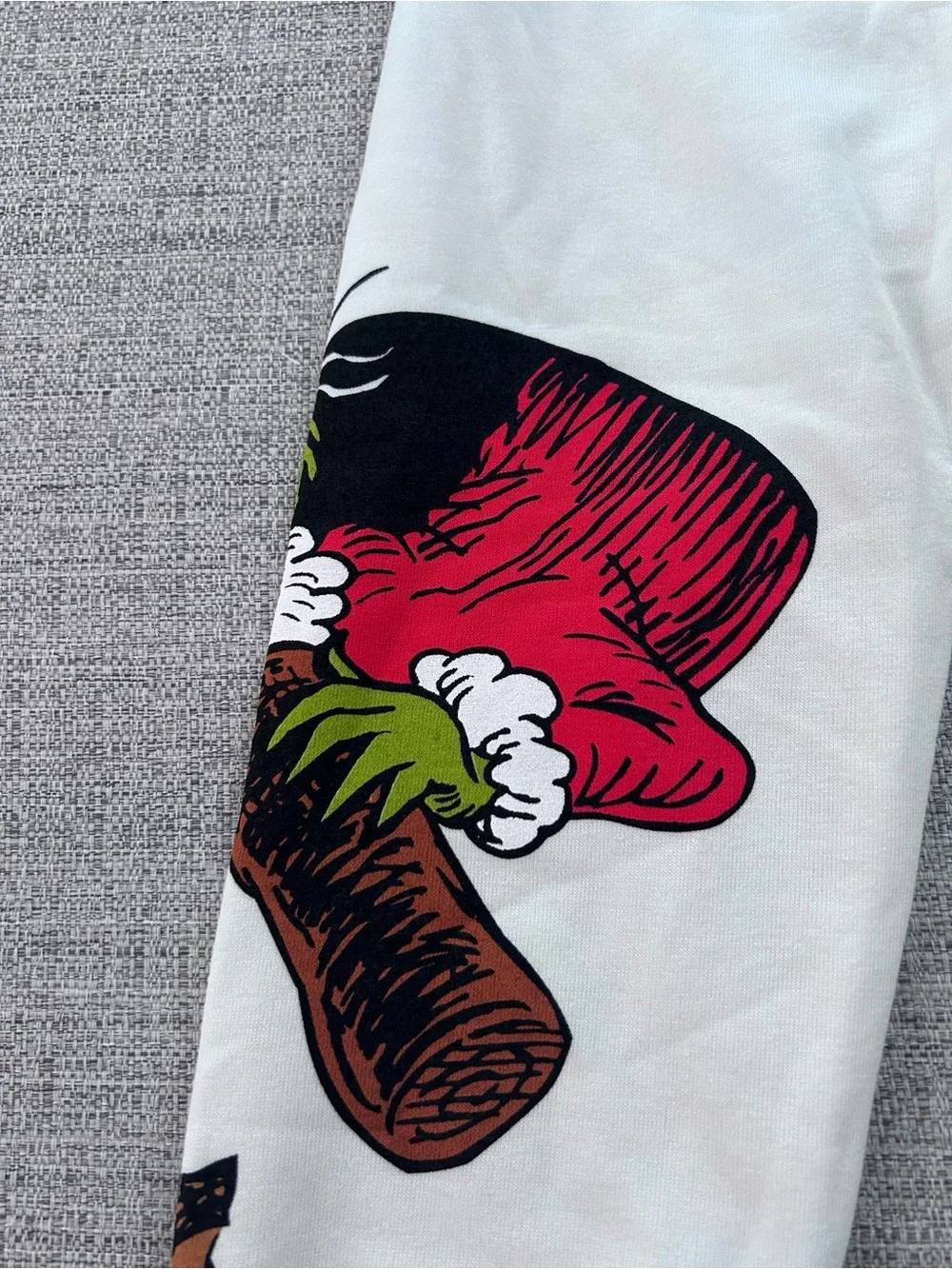 'Tis The Season Grinch Graphic Sweatshirt & Pant NWT. Size 4T
